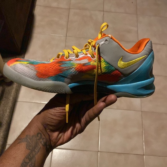 Kobe Venice Beach 7 youth with box!! Rating 7/10 - Picture 3 of 7